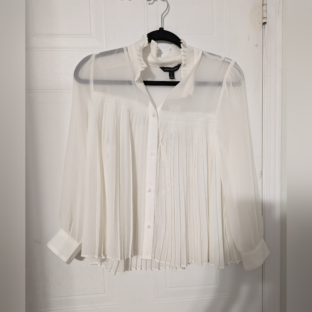🍌 BR Pleated Blouse